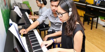 Học đàn piano